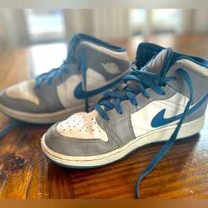 Nike Jordans High Tops Youth Air Jordans Shoes Boys Jordans Youth size 6 USED